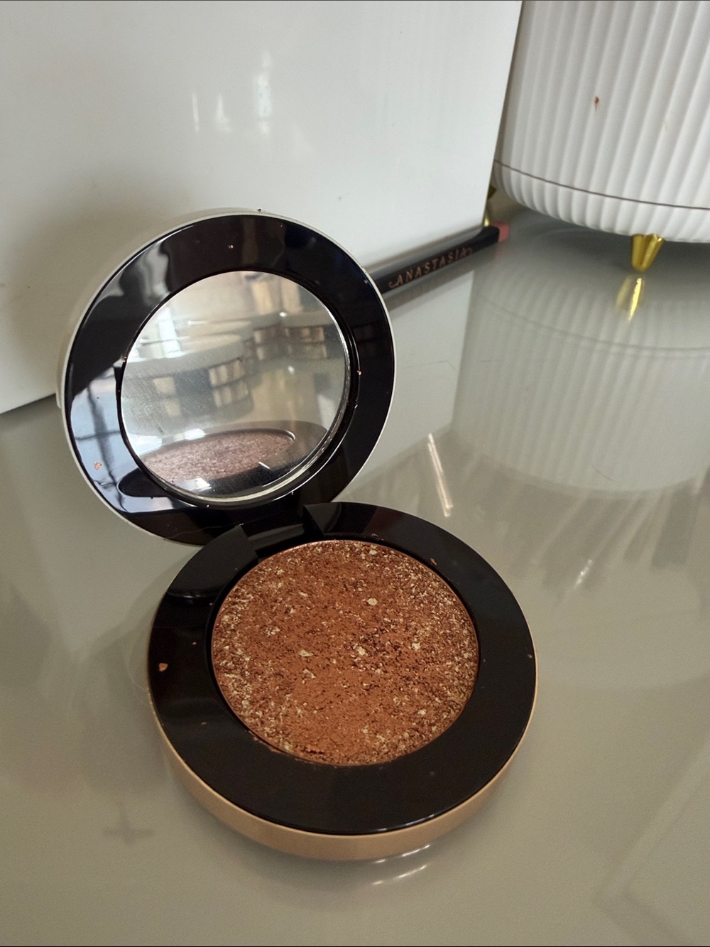 Make  Copper-Gold Single Eyeshadow